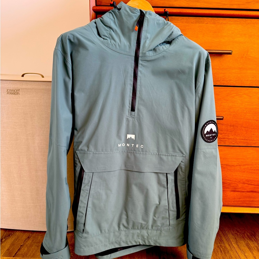 Montec shell jacket size L